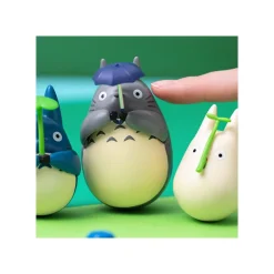 Figurine Culbuto Totoro Bleu avec feuille - Mon Voisin Totoro