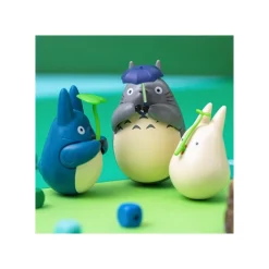 Figurine Culbuto Totoro Blanc avec feuille - Mon Voisin Totoro