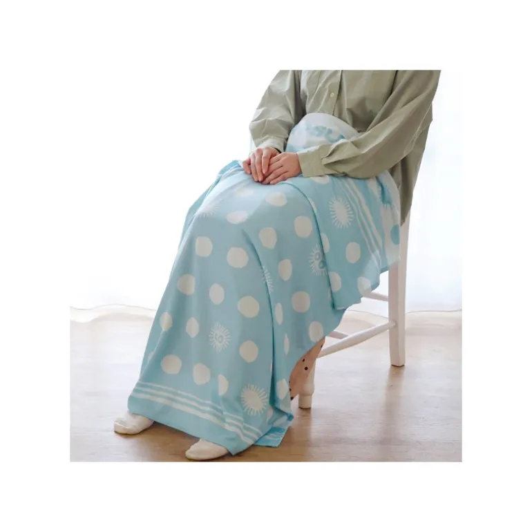 Serviette de plage Motifs Noiraude 85 x 115 cm - Mon voisin Totoro