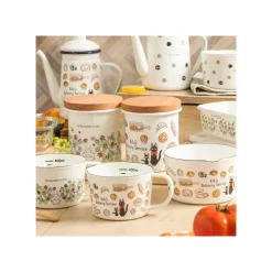 Tasse à mesurer émail Viennoiseries 450ml - Kiki la petite sorcière